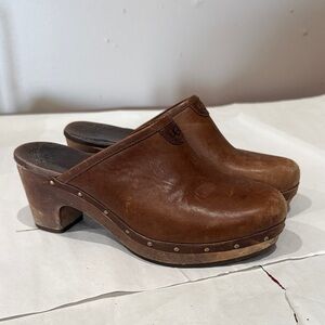 UGG Women's Tan Leather Mules